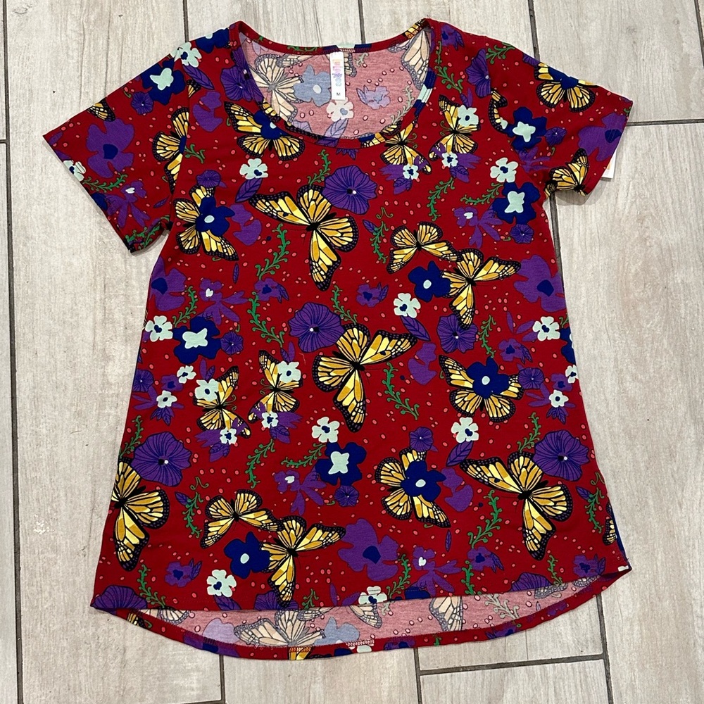 NWT Lularoe pretty butterfly top 🦋